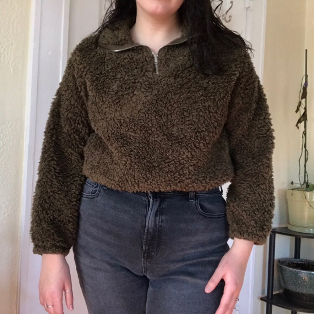 ⭕️❌SOLD❌⭕️ Cropped quarter zip fuzzy pullover